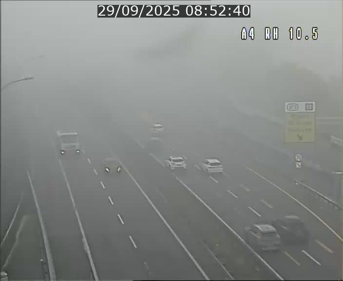 <h2>Traffic live webcam Luxembourg Pontpierre - A4 - BK 10.5 - direction Luxembourg</h2>