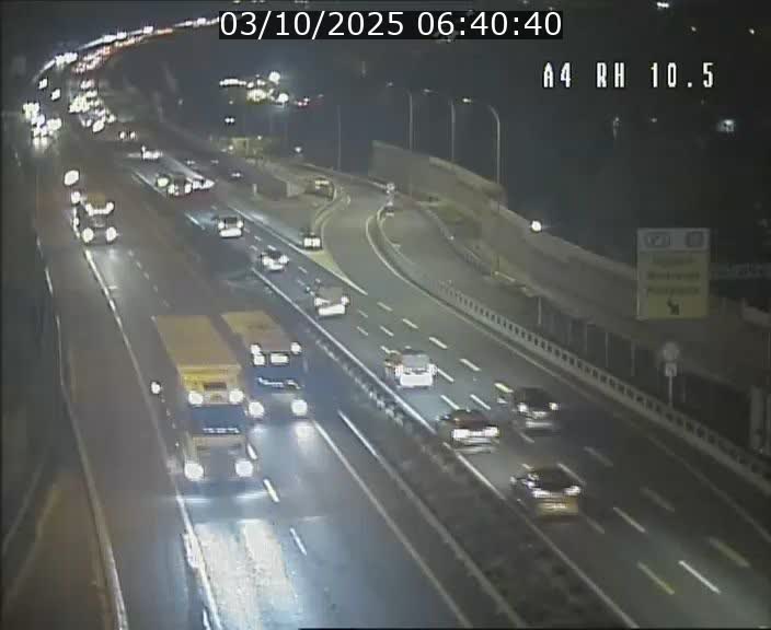 <h2>Traffic live webcam Luxembourg Pontpierre - A4 - BK 10.5 - direction Luxembourg</h2>