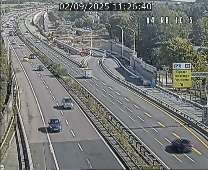 Traffic live webcam Luxembourg Pontpierre - A4 - BK 10.5 - direction Luxembourg