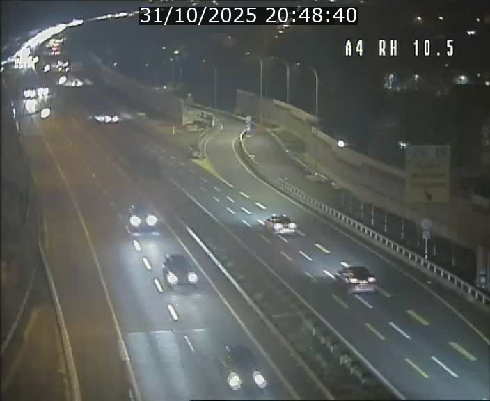 <h2>Traffic live webcam Luxembourg Pontpierre - A4 - BK 10.5 - direction Luxembourg</h2>