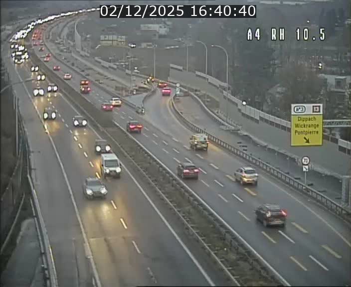 <h2>Traffic live webcam Luxembourg Pontpierre - A4 - BK 10.5 - direction Luxembourg</h2>