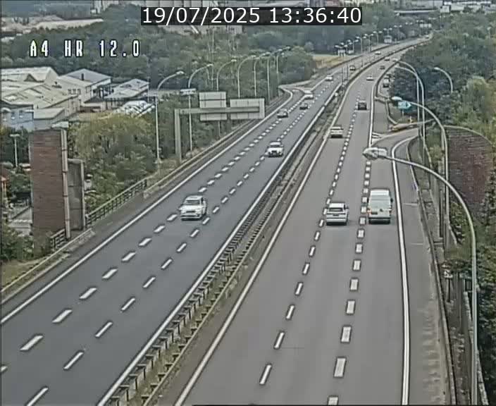 <h2>Traffic live webcam Luxembourg Jonction Foetz - A4 - BK 12.0 - direction Esch sur Alzette</h2>