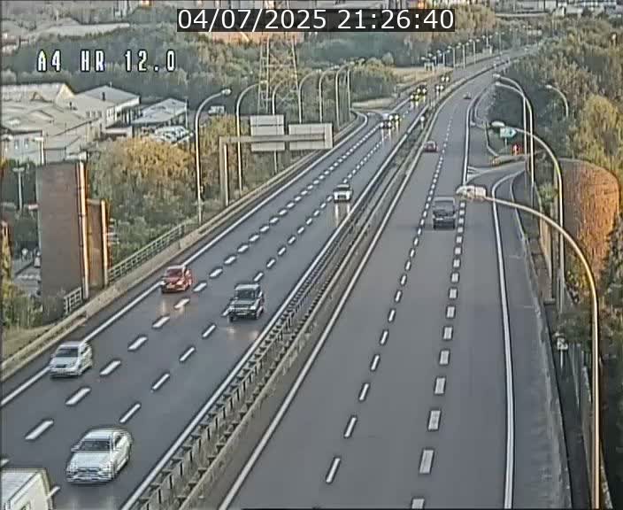 <h2>Traffic live webcam Luxembourg Jonction Foetz - A4 - BK 12.0 - direction Esch sur Alzette</h2>