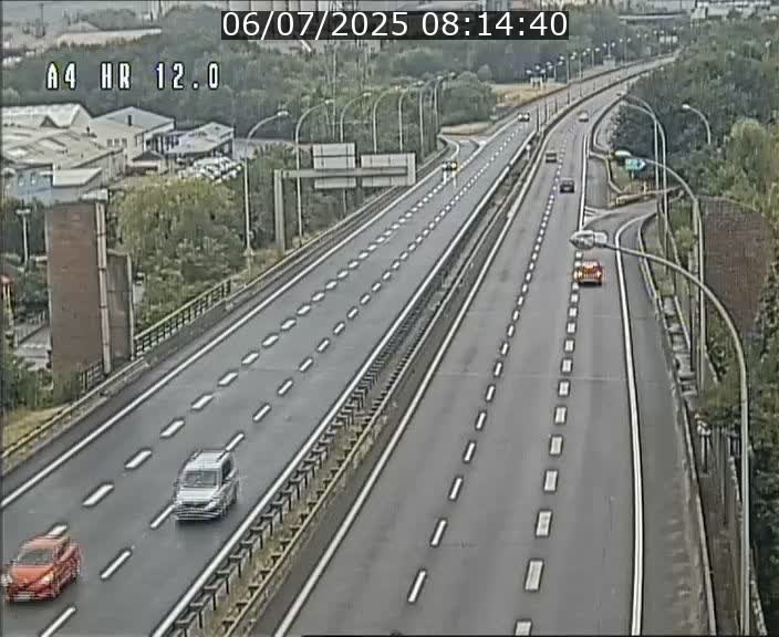 <h2>Traffic live webcam Luxembourg Jonction Foetz - A4 - BK 12.0 - direction Esch sur Alzette</h2>
