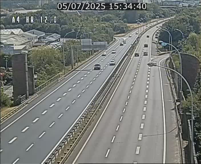<h2>Traffic live webcam Luxembourg Jonction Foetz - A4 - BK 12.0 - direction Esch sur Alzette</h2>