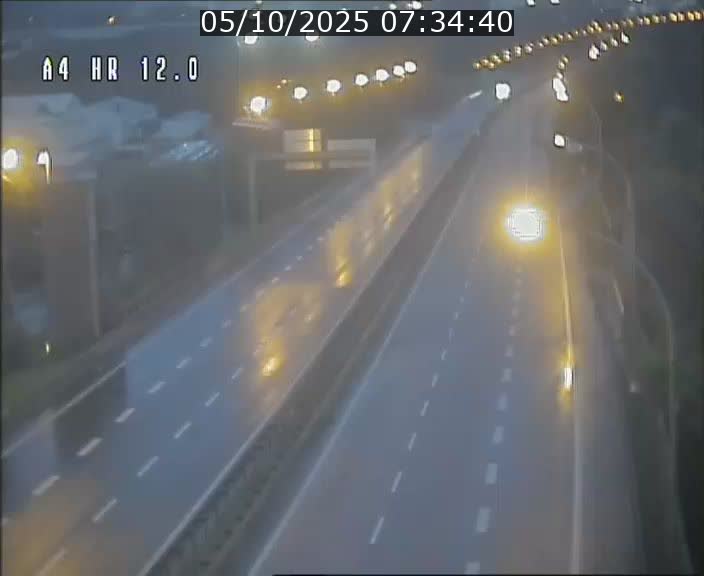 <h2>Traffic live webcam Luxembourg Jonction Foetz - A4 - BK 12.0 - direction Esch sur Alzette</h2>