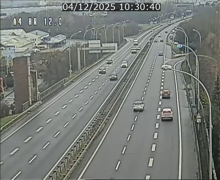 <h2>Traffic live webcam Luxembourg Jonction Foetz - A4 - BK 12.0 - direction Esch sur Alzette</h2>