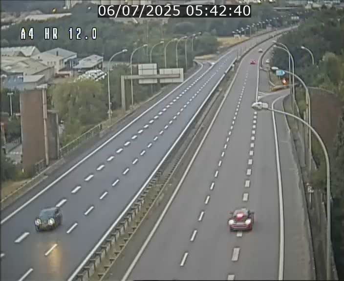 <h2>Traffic live webcam Luxembourg Jonction Foetz - A4 - BK 12.0 - direction Esch sur Alzette</h2>