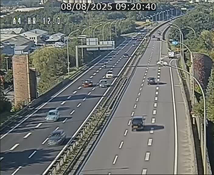 <h2>Traffic live webcam Luxembourg Jonction Foetz - A4 - BK 12.0 - direction Esch sur Alzette</h2>