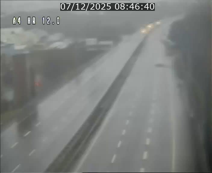 <h2>Traffic live webcam Luxembourg Jonction Foetz - A4 - BK 12.0 - direction Esch sur Alzette</h2>