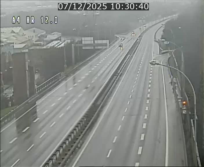<h2>Traffic live webcam Luxembourg Jonction Foetz - A4 - BK 12.0 - direction Esch sur Alzette</h2>