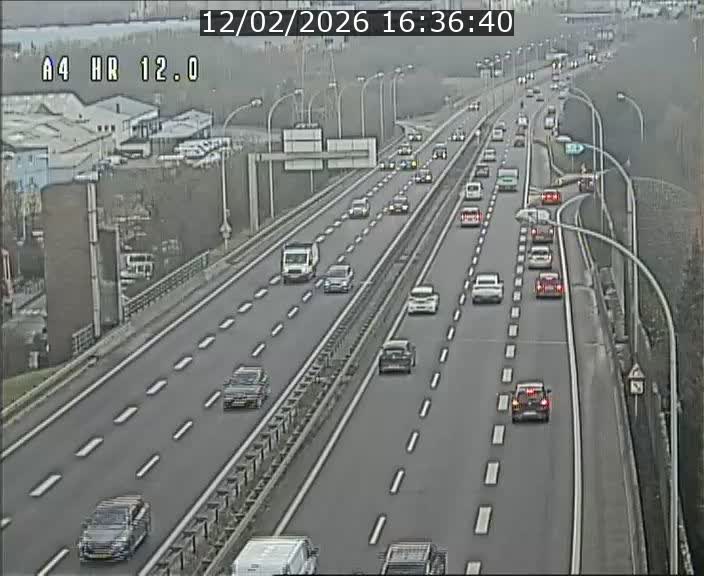 <h2>Traffic live webcam Luxembourg Jonction Foetz - A4 - BK 12.0 - direction Esch sur Alzette</h2>