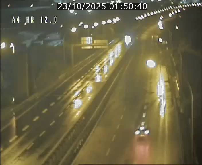<h2>Traffic live webcam Luxembourg Jonction Foetz - A4 - BK 12.0 - direction Esch sur Alzette</h2>