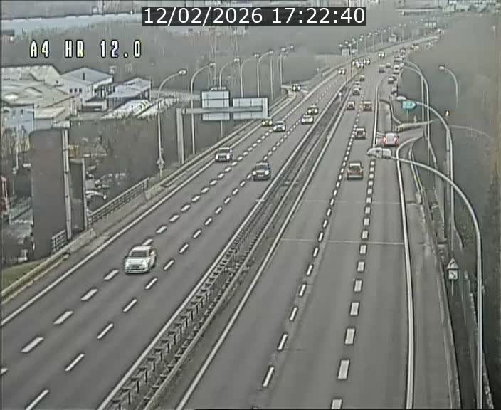 <h2>Traffic live webcam Luxembourg Jonction Foetz - A4 - BK 12.0 - direction Esch sur Alzette</h2>