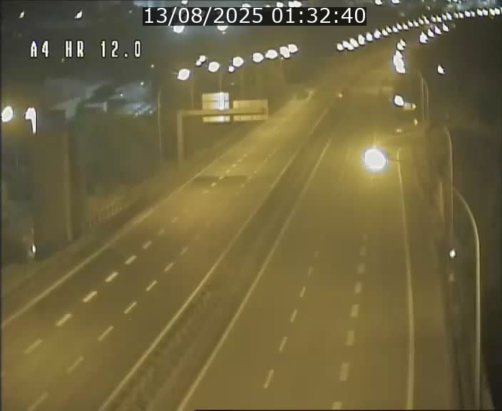 <h2>Traffic live webcam Luxembourg Jonction Foetz - A4 - BK 12.0 - direction Esch sur Alzette</h2>