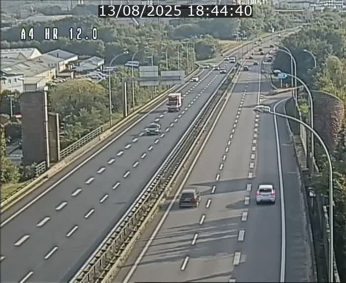 <h2>Traffic live webcam Luxembourg Jonction Foetz - A4 - BK 12.0 - direction Esch sur Alzette</h2>