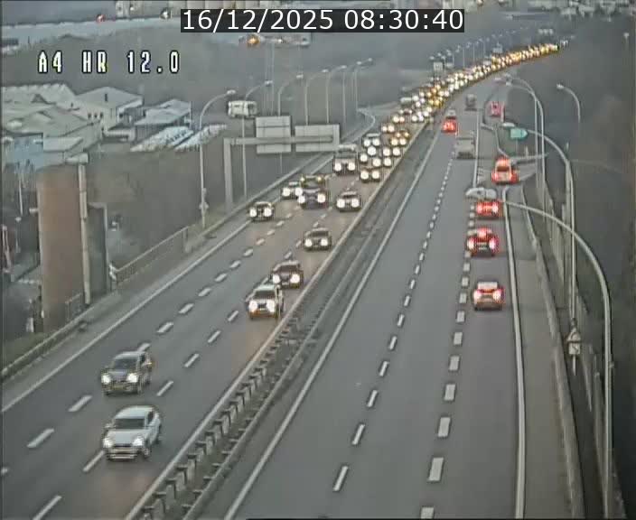 <h2>Traffic live webcam Luxembourg Jonction Foetz - A4 - BK 12.0 - direction Esch sur Alzette</h2>