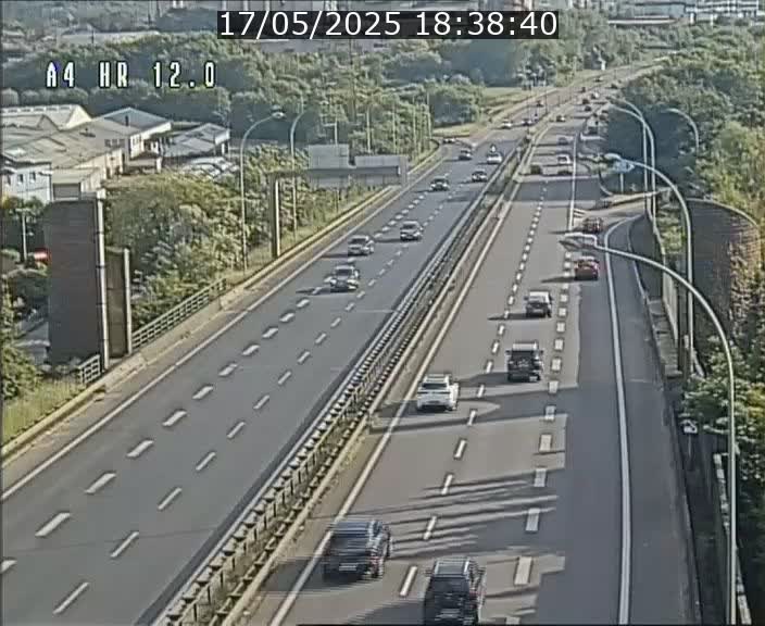 <h2>Traffic live webcam Luxembourg Jonction Foetz - A4 - BK 12.0 - direction Esch sur Alzette</h2>