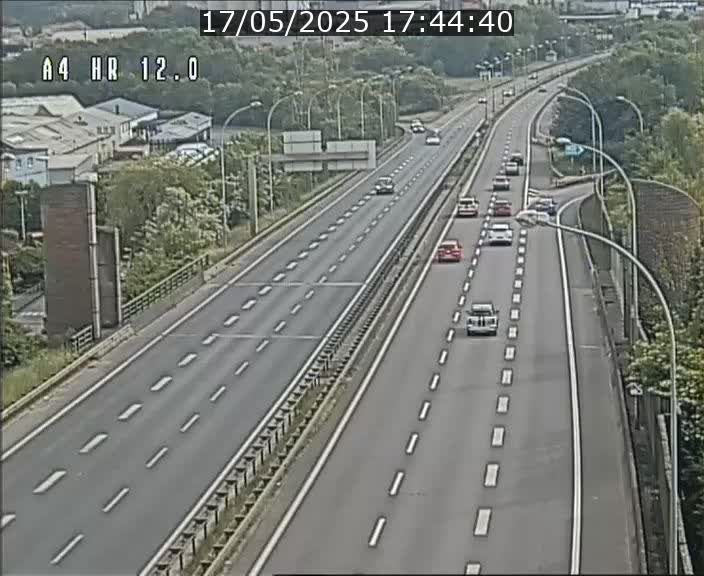 <h2>Traffic live webcam Luxembourg Jonction Foetz - A4 - BK 12.0 - direction Esch sur Alzette</h2>