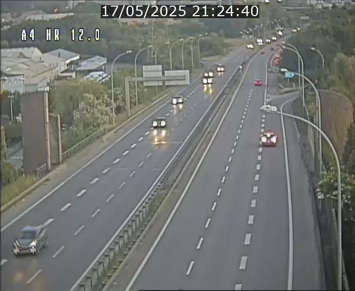 <h2>Traffic live webcam Luxembourg Jonction Foetz - A4 - BK 12.0 - direction Esch sur Alzette</h2>