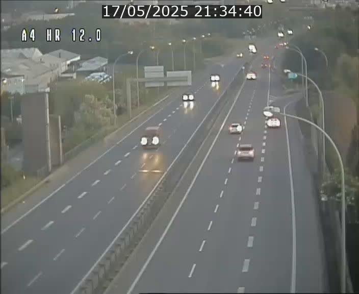 <h2>Traffic live webcam Luxembourg Jonction Foetz - A4 - BK 12.0 - direction Esch sur Alzette</h2>