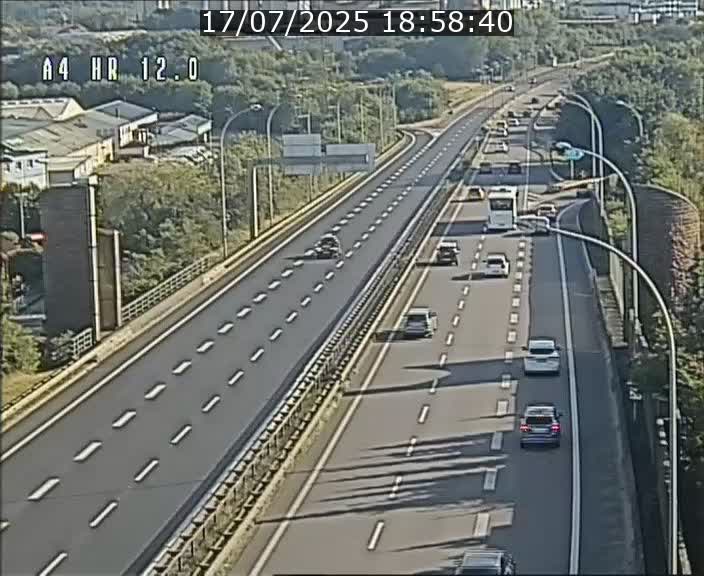 <h2>Traffic live webcam Luxembourg Jonction Foetz - A4 - BK 12.0 - direction Esch sur Alzette</h2>