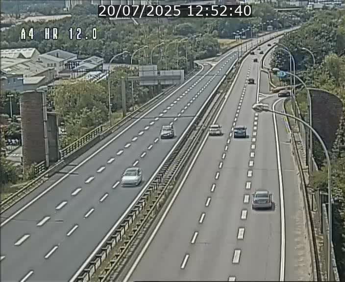 <h2>Traffic live webcam Luxembourg Jonction Foetz - A4 - BK 12.0 - direction Esch sur Alzette</h2>