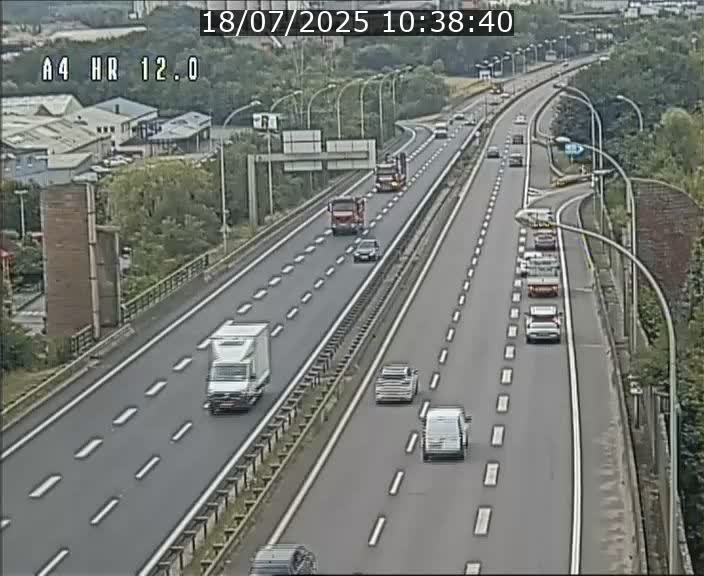 <h2>Traffic live webcam Luxembourg Jonction Foetz - A4 - BK 12.0 - direction Esch sur Alzette</h2>