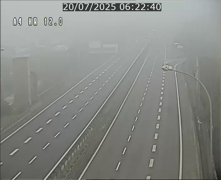 <h2>Traffic live webcam Luxembourg Jonction Foetz - A4 - BK 12.0 - direction Esch sur Alzette</h2>