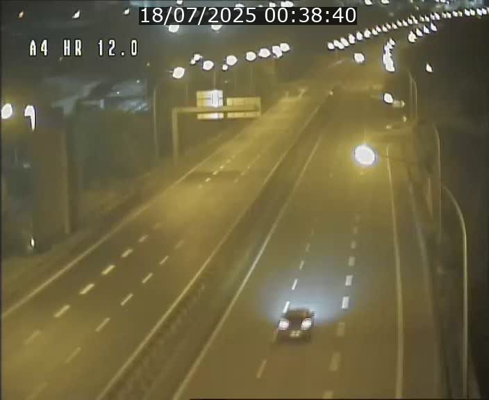 <h2>Traffic live webcam Luxembourg Jonction Foetz - A4 - BK 12.0 - direction Esch sur Alzette</h2>
