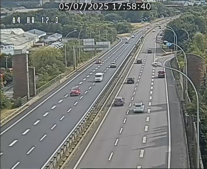 Traffic live webcam Luxembourg Jonction Foetz - A4 - BK 12.0 - direction Esch sur Alzette
