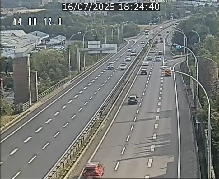 Traffic live webcam Luxembourg Jonction Foetz - A4 - BK 12.0 - direction Esch sur Alzette