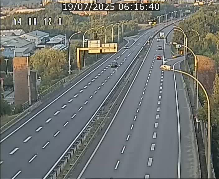Traffic live webcam Luxembourg Jonction Foetz - A4 - BK 12.0 - direction Esch sur Alzette
