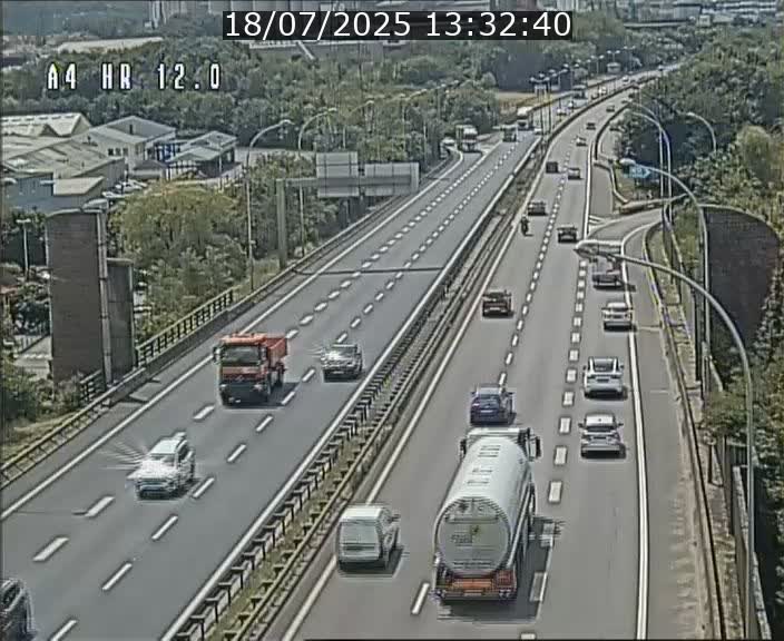 Traffic live webcam Luxembourg Jonction Foetz - A4 - BK 12.0 - direction Esch sur Alzette