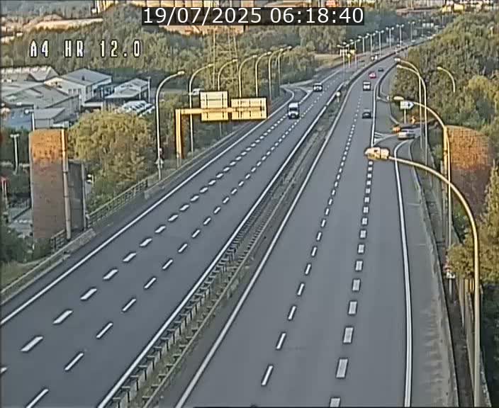 Traffic live webcam Luxembourg Jonction Foetz - A4 - BK 12.0 - direction Esch sur Alzette