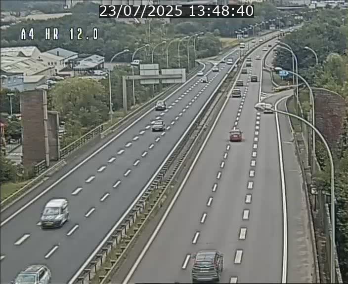 Traffic live webcam Luxembourg Jonction Foetz - A4 - BK 12.0 - direction Esch sur Alzette