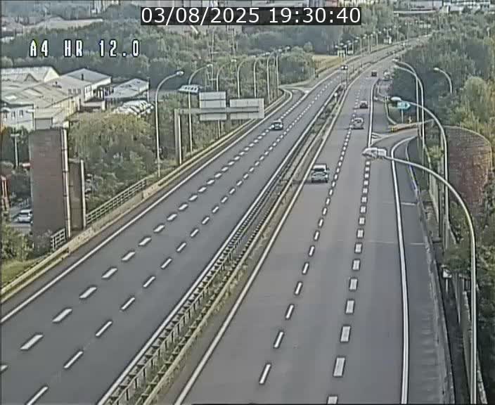 Traffic live webcam Luxembourg Jonction Foetz - A4 - BK 12.0 - direction Esch sur Alzette