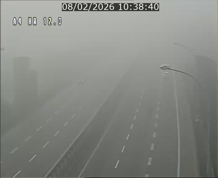 <h2>Traffic live webcam Luxembourg Jonction Foetz - A4 - BK 12.0 - direction Esch sur Alzette</h2>