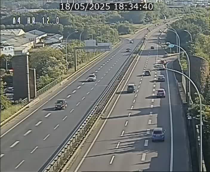 <h2>Traffic live webcam Luxembourg Jonction Foetz - A4 - BK 12.0 - direction Esch sur Alzette</h2>