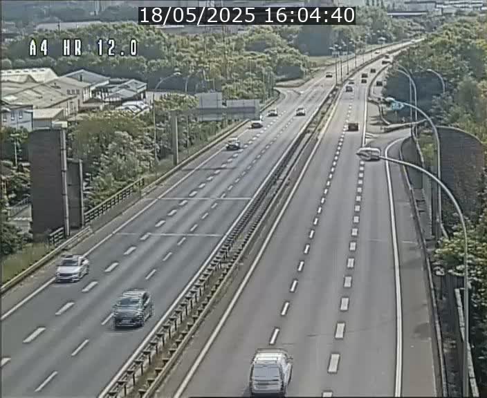 <h2>Traffic live webcam Luxembourg Jonction Foetz - A4 - BK 12.0 - direction Esch sur Alzette</h2>