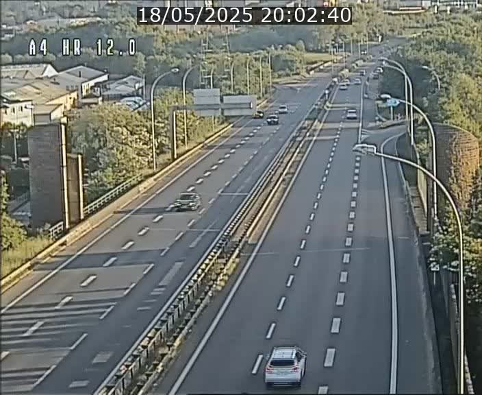 <h2>Traffic live webcam Luxembourg Jonction Foetz - A4 - BK 12.0 - direction Esch sur Alzette</h2>