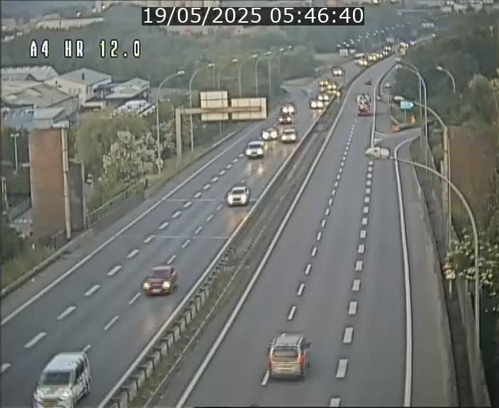 <h2>Traffic live webcam Luxembourg Jonction Foetz - A4 - BK 12.0 - direction Esch sur Alzette</h2>
