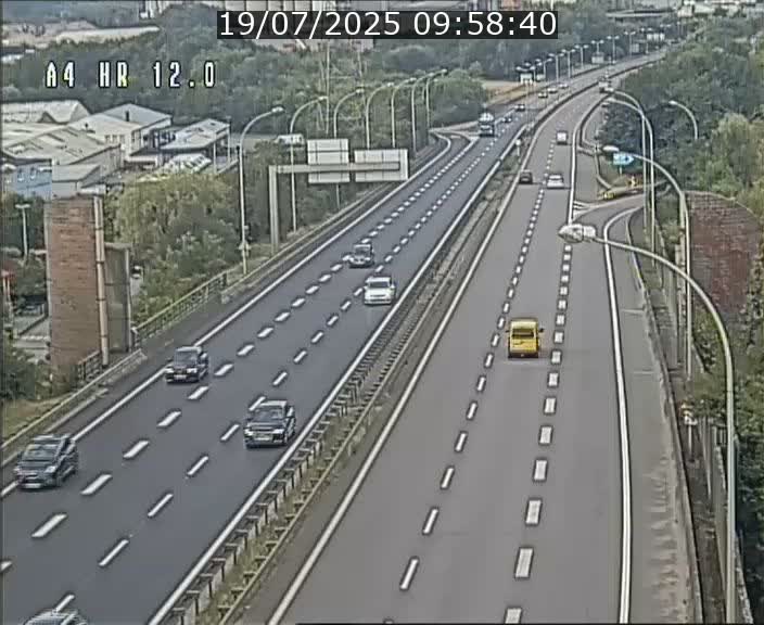 <h2>Traffic live webcam Luxembourg Jonction Foetz - A4 - BK 12.0 - direction Esch sur Alzette</h2>