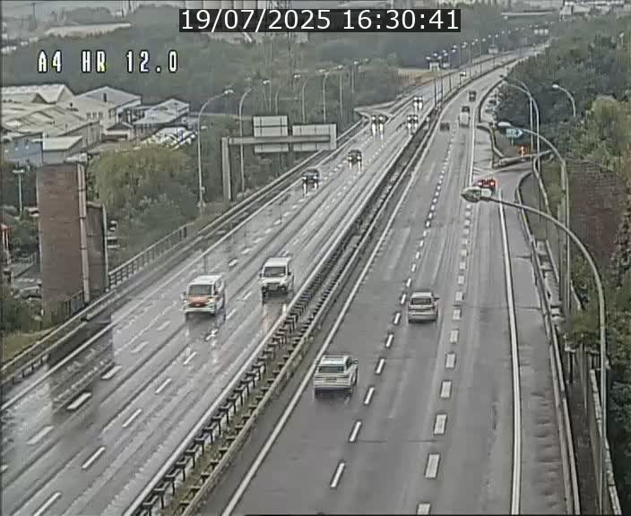 <h2>Traffic live webcam Luxembourg Jonction Foetz - A4 - BK 12.0 - direction Esch sur Alzette</h2>