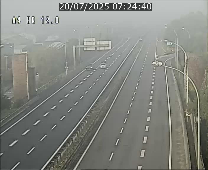 <h2>Traffic live webcam Luxembourg Jonction Foetz - A4 - BK 12.0 - direction Esch sur Alzette</h2>