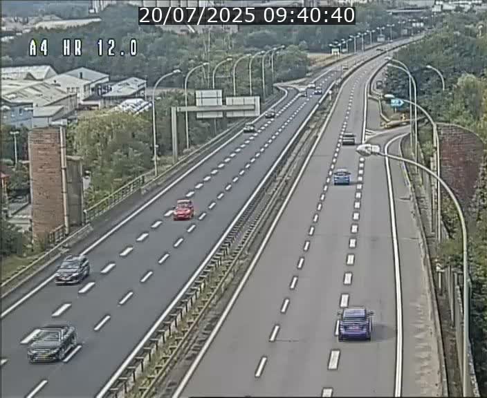 <h2>Traffic live webcam Luxembourg Jonction Foetz - A4 - BK 12.0 - direction Esch sur Alzette</h2>