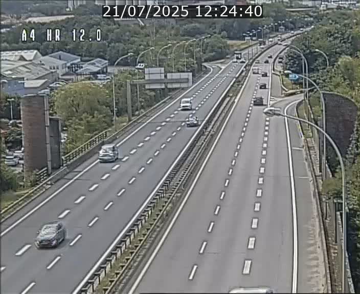 <h2>Traffic live webcam Luxembourg Jonction Foetz - A4 - BK 12.0 - direction Esch sur Alzette</h2>