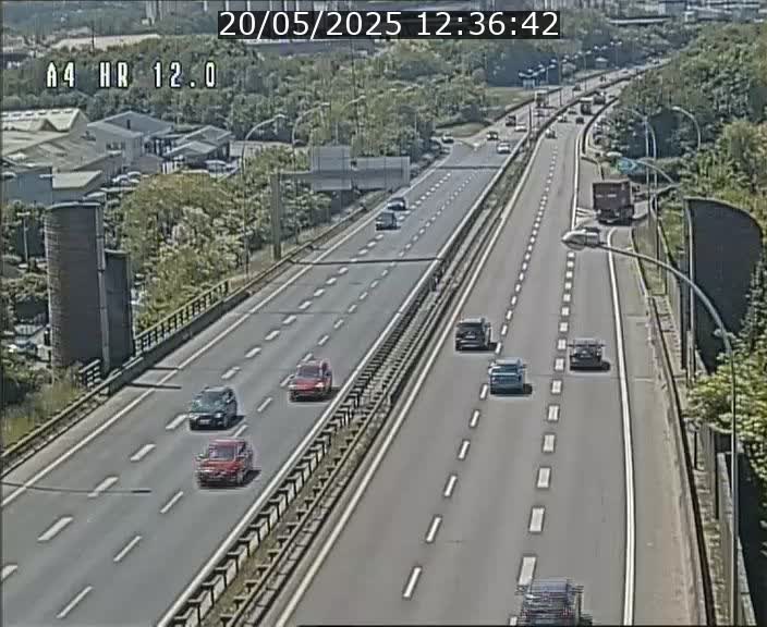 <h2>Traffic live webcam Luxembourg Jonction Foetz - A4 - BK 12.0 - direction Esch sur Alzette</h2>