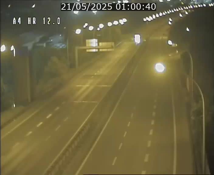 <h2>Traffic live webcam Luxembourg Jonction Foetz - A4 - BK 12.0 - direction Esch sur Alzette</h2>
