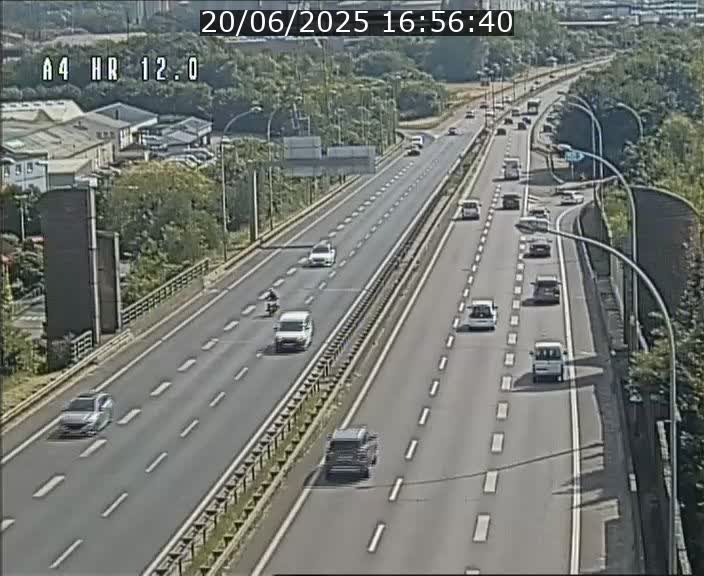 <h2>Traffic live webcam Luxembourg Jonction Foetz - A4 - BK 12.0 - direction Esch sur Alzette</h2>